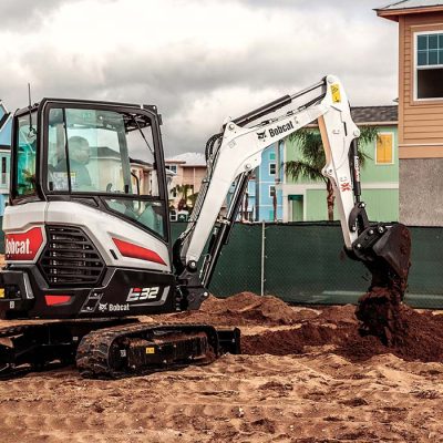 Mini bager za dvoriste, Iznajmljivanje Mini bager guseničar Bobcat E32 sa produženom rukom i priključcima, čekić, svrdlo, tarup, LEDSecurity d.o.o. Lazarevac
